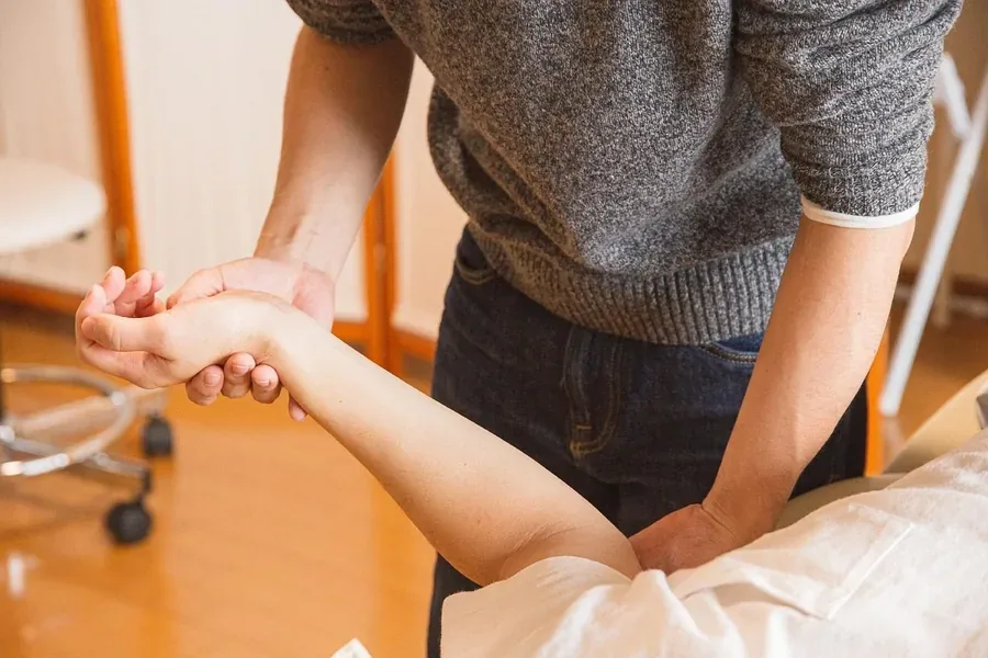 Hormone Therapy: Benefits, Risks, and What to Expect