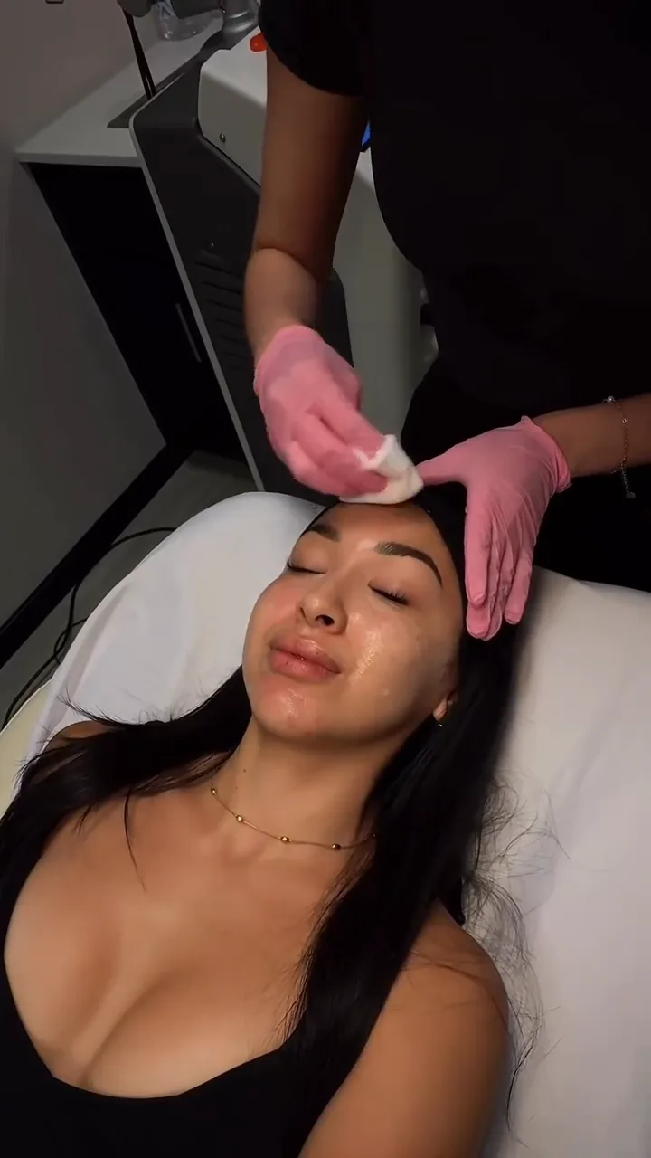 BHRC provider performing a personalized aesthetic treatment